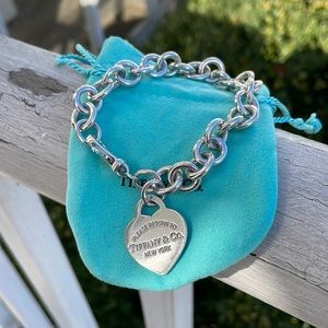 Genuine Tiffany&Co heart tag bracelet 7.5” w/pouch